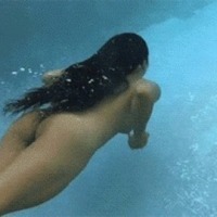 عکس سکسی شنا کردن گلشيفته فراهانی لخت در مجله فرانسوی